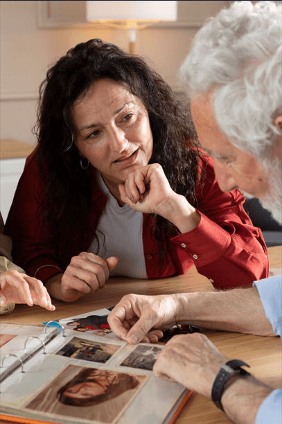 bénévolat auprès des personnes âgées discussion bienveillante