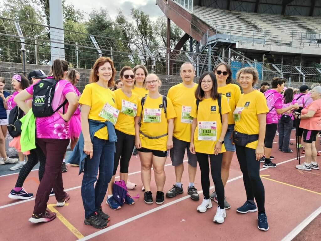 photo des membres Amaelles qui soutiennent la course pour la lutte contre les cancers féminins